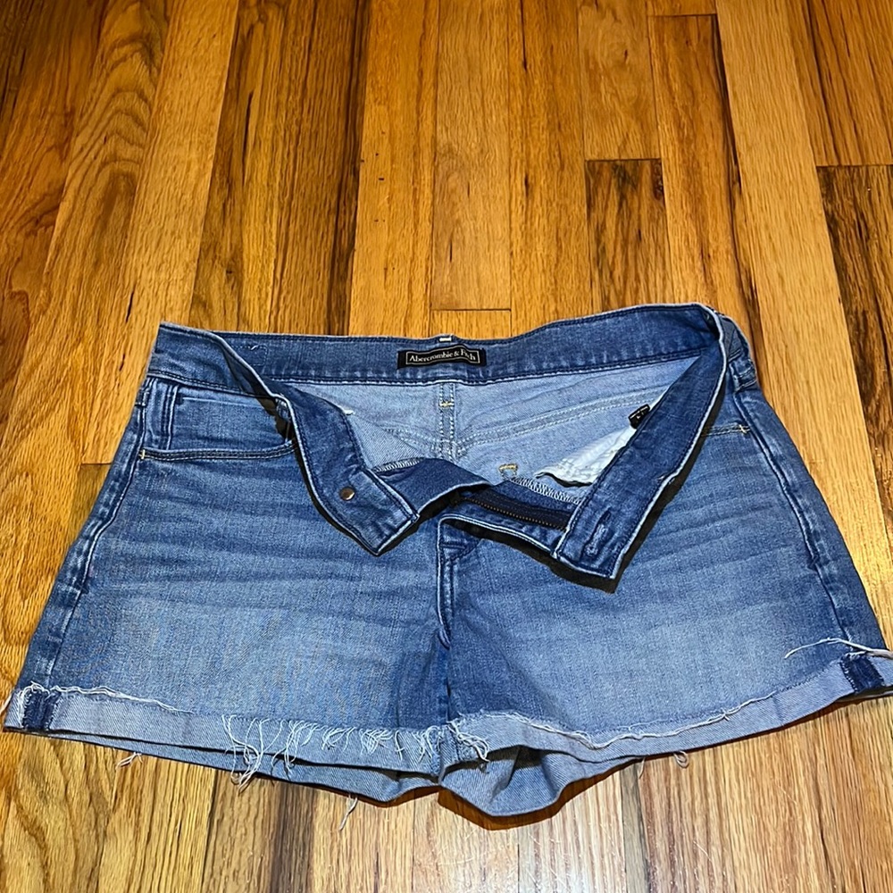 Abercrombie & Fitch Jean Shorts Size 4 / 27 / Small